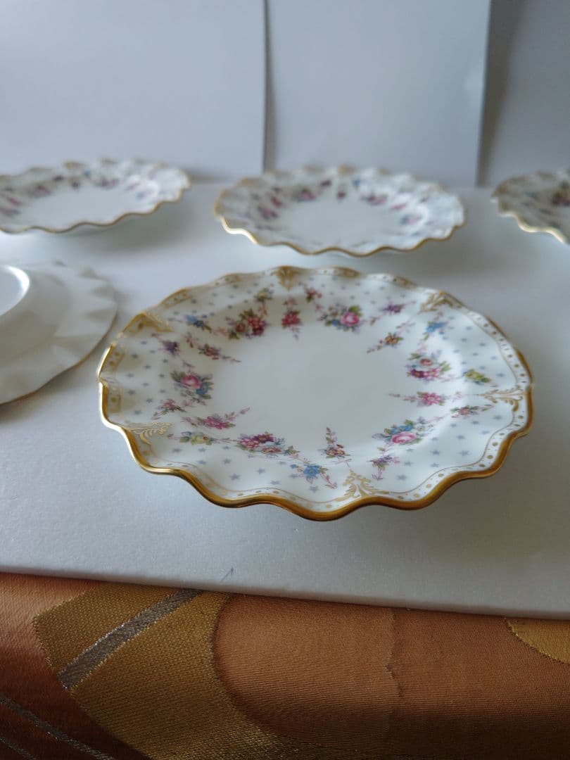 ロイヤルクラウンダ−ビ− ロイヤルアントワネット　プレート６枚セツト