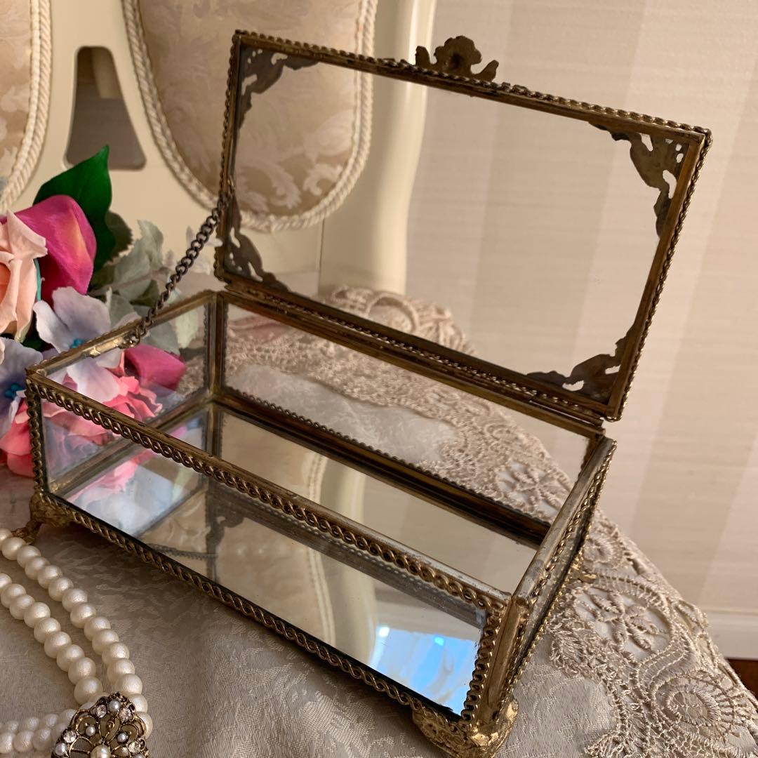 猫足＆真鍮ガラスのジュエリーボックス