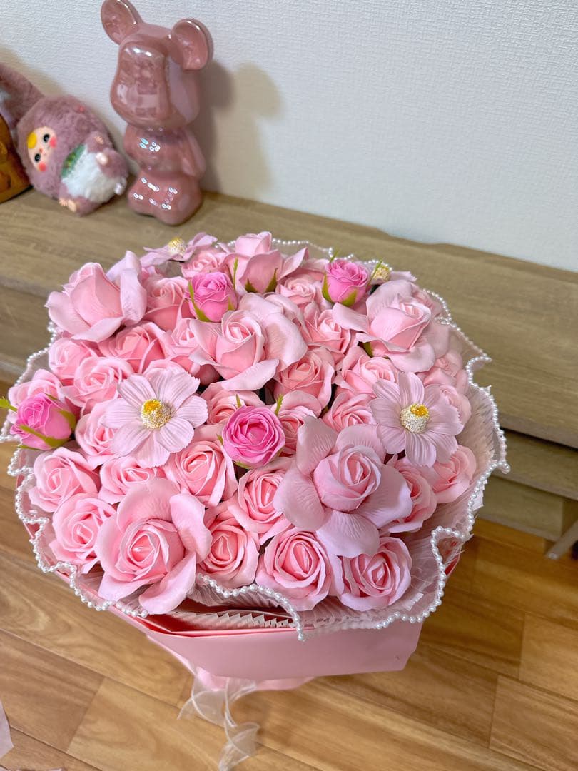 ピンクのソープフラワーの花束 リボン付き お誕生日 ・記念日 プレゼント 53本