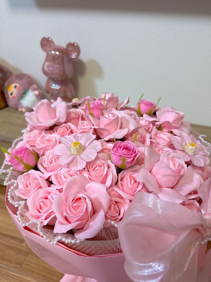 ピンクのソープフラワーの花束 リボン付き お誕生日 ・記念日 プレゼント 53本