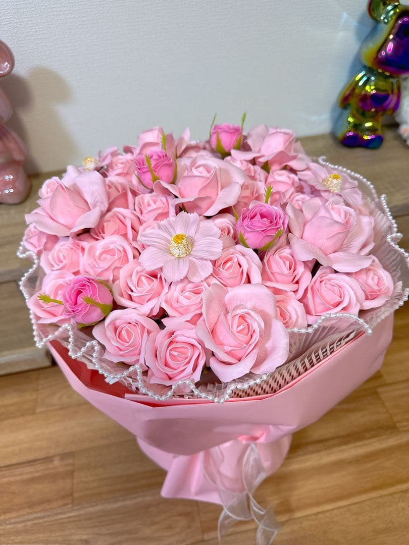ピンクのソープフラワーの花束 リボン付き お誕生日 ・記念日 プレゼント 53本