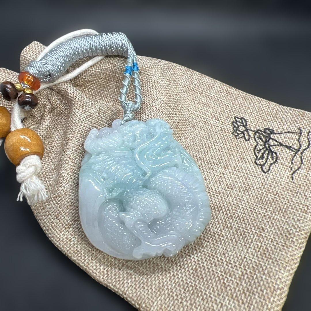 天然Aランク翡翠手作り両面に龍が彫刻されたペンダントAB10112