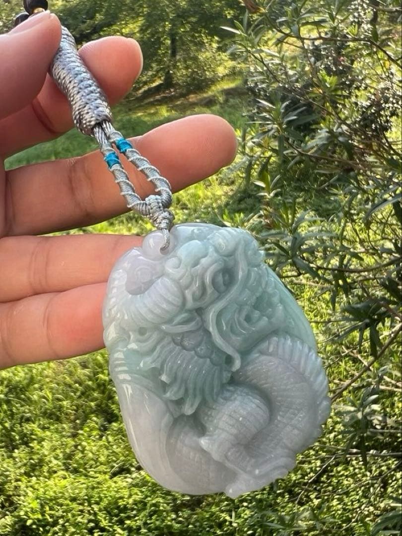 天然Aランク翡翠手作り両面に龍が彫刻されたペンダントAB10112