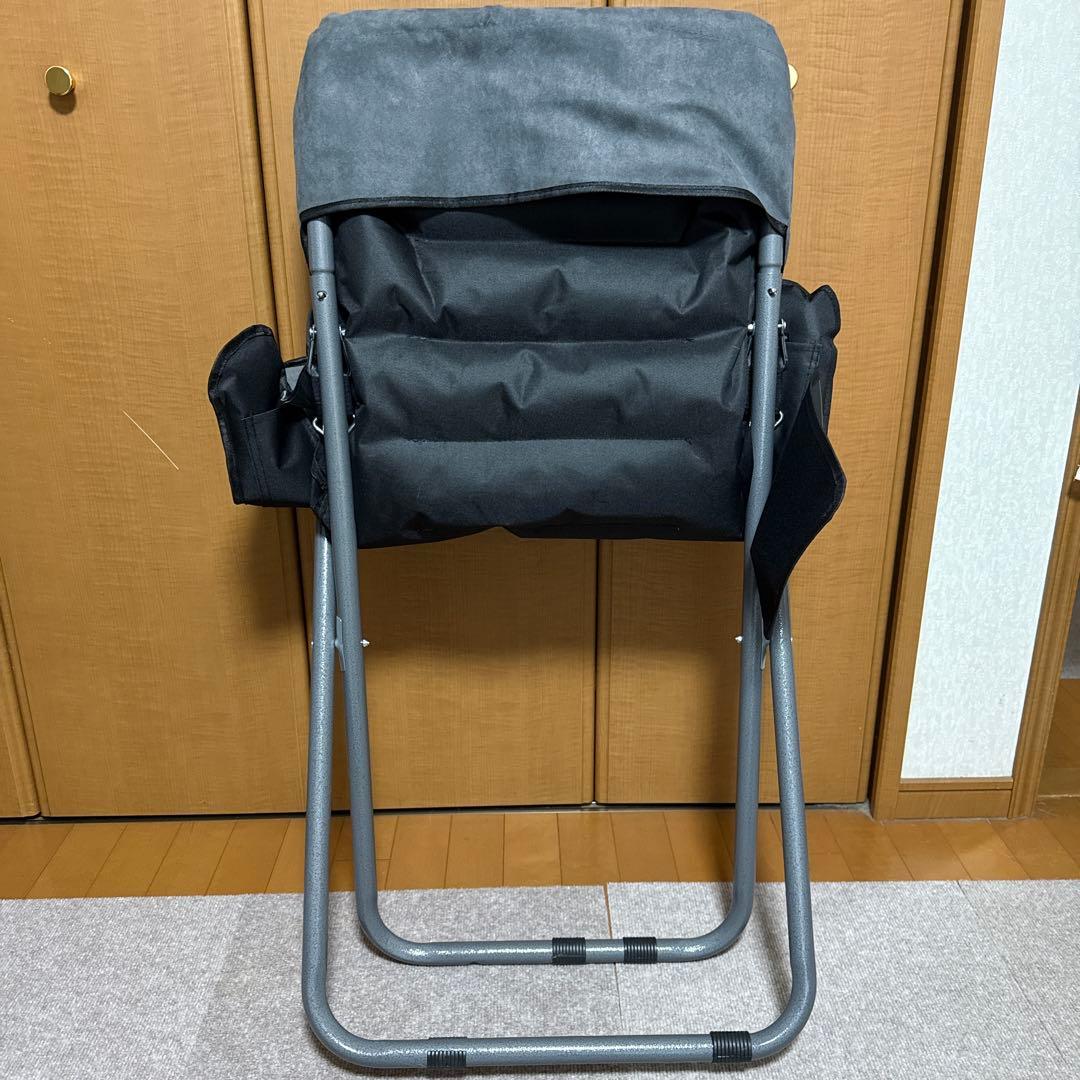 グレーのリクライニングチェア