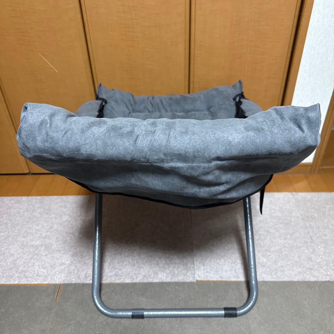 グレーのリクライニングチェア