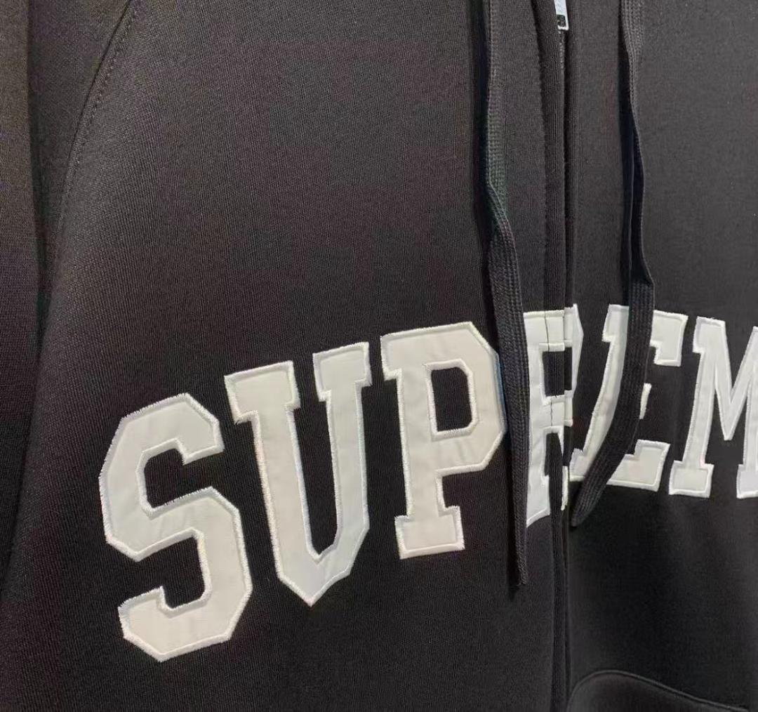 Supreme ロゴ パッチ刺繍 ジップアップ フーディ