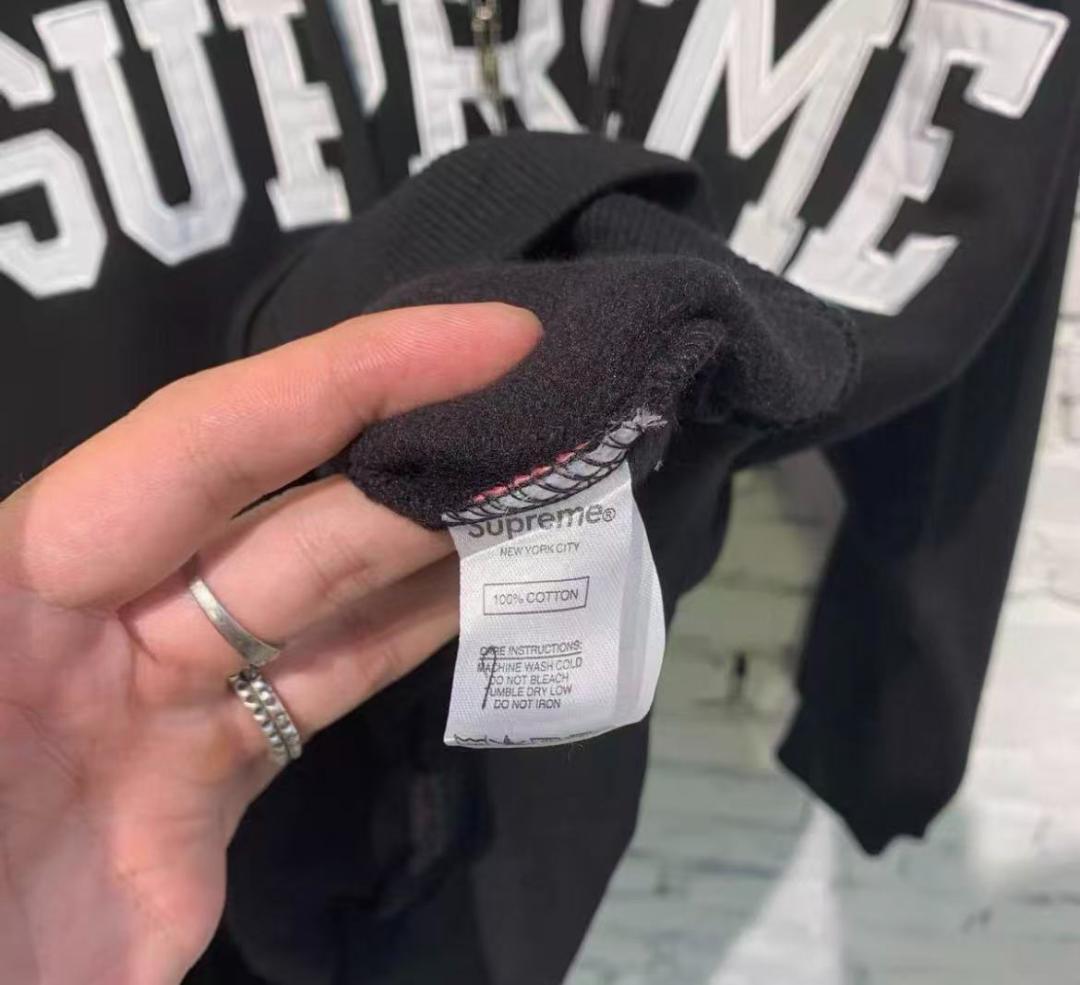 Supreme ロゴ パッチ刺繍 ジップアップ フーディ