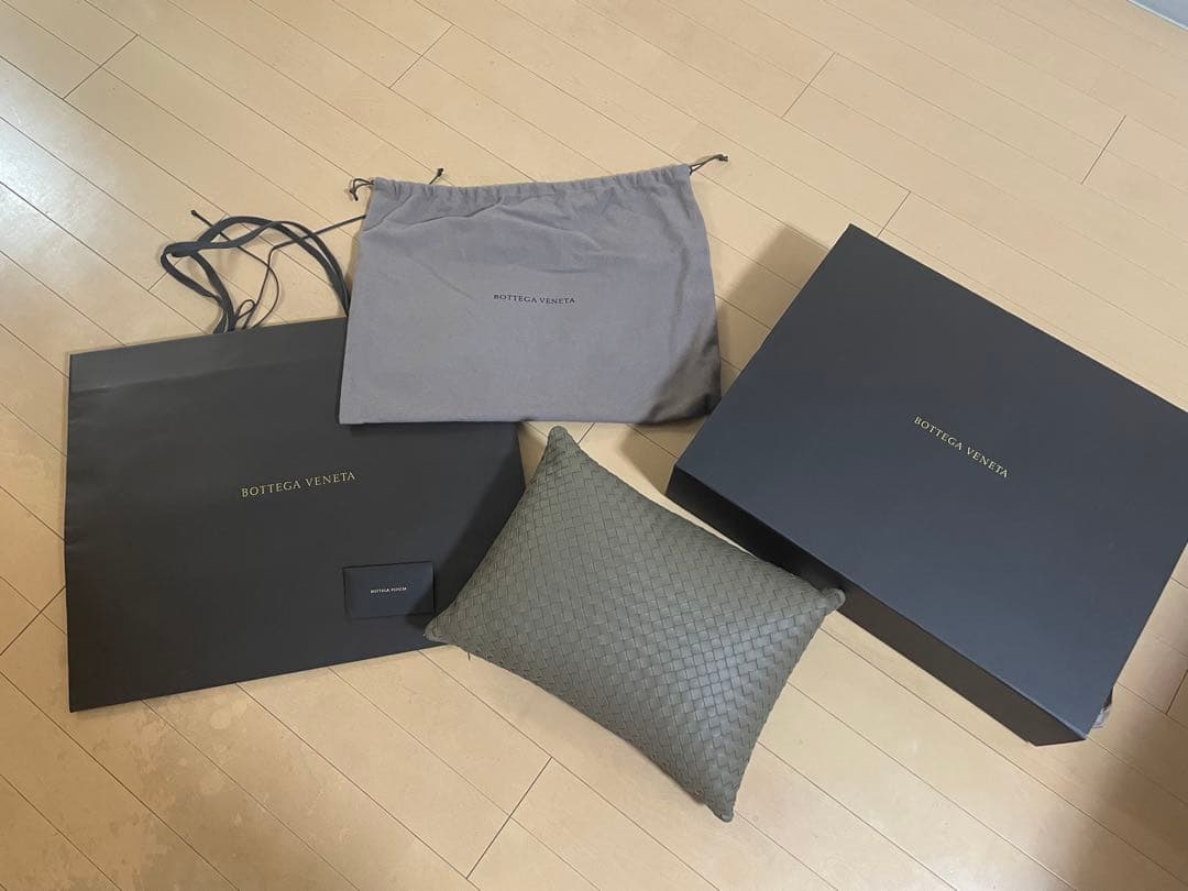BOTTEGA VENETA イントレチャートクッション　レア　ブラウン系　美品