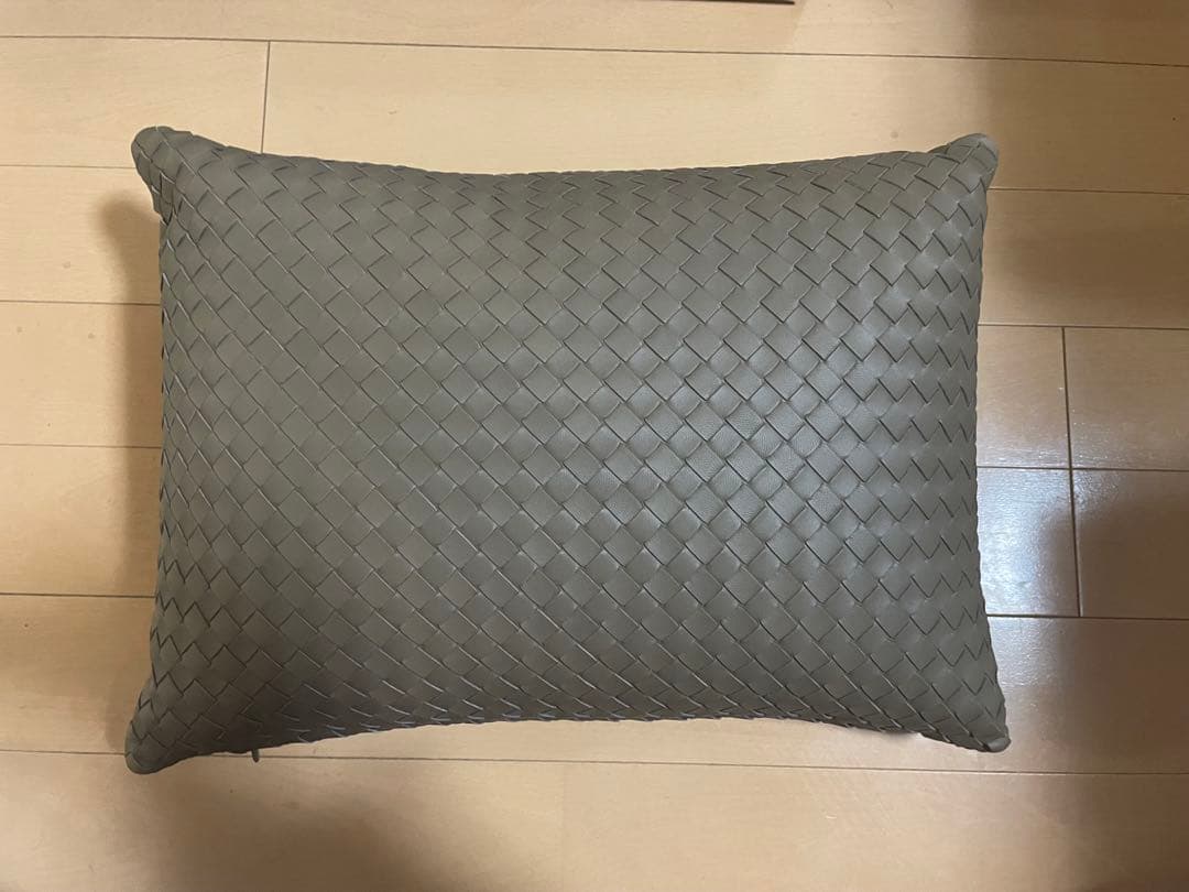 BOTTEGA VENETA イントレチャートクッション　レア　ブラウン系　美品