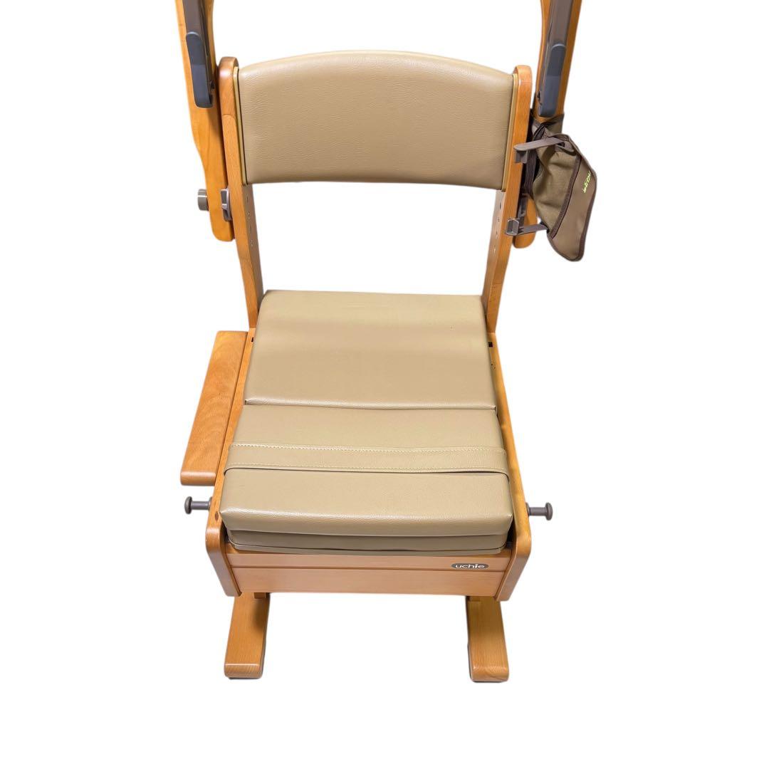 uchie（ウチエ） 木製ポータブルトイレ 肘掛け付き 介護用チェア 便座付き