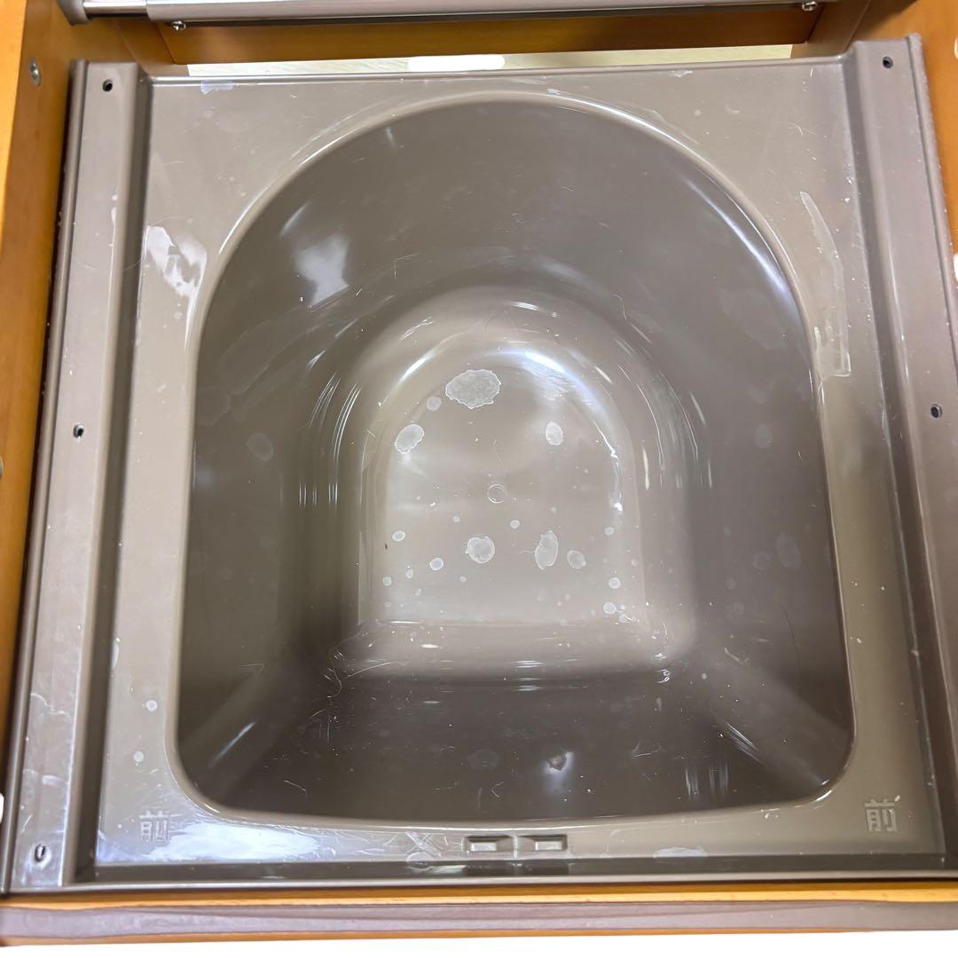 uchie（ウチエ） 木製ポータブルトイレ 肘掛け付き 介護用チェア 便座付き