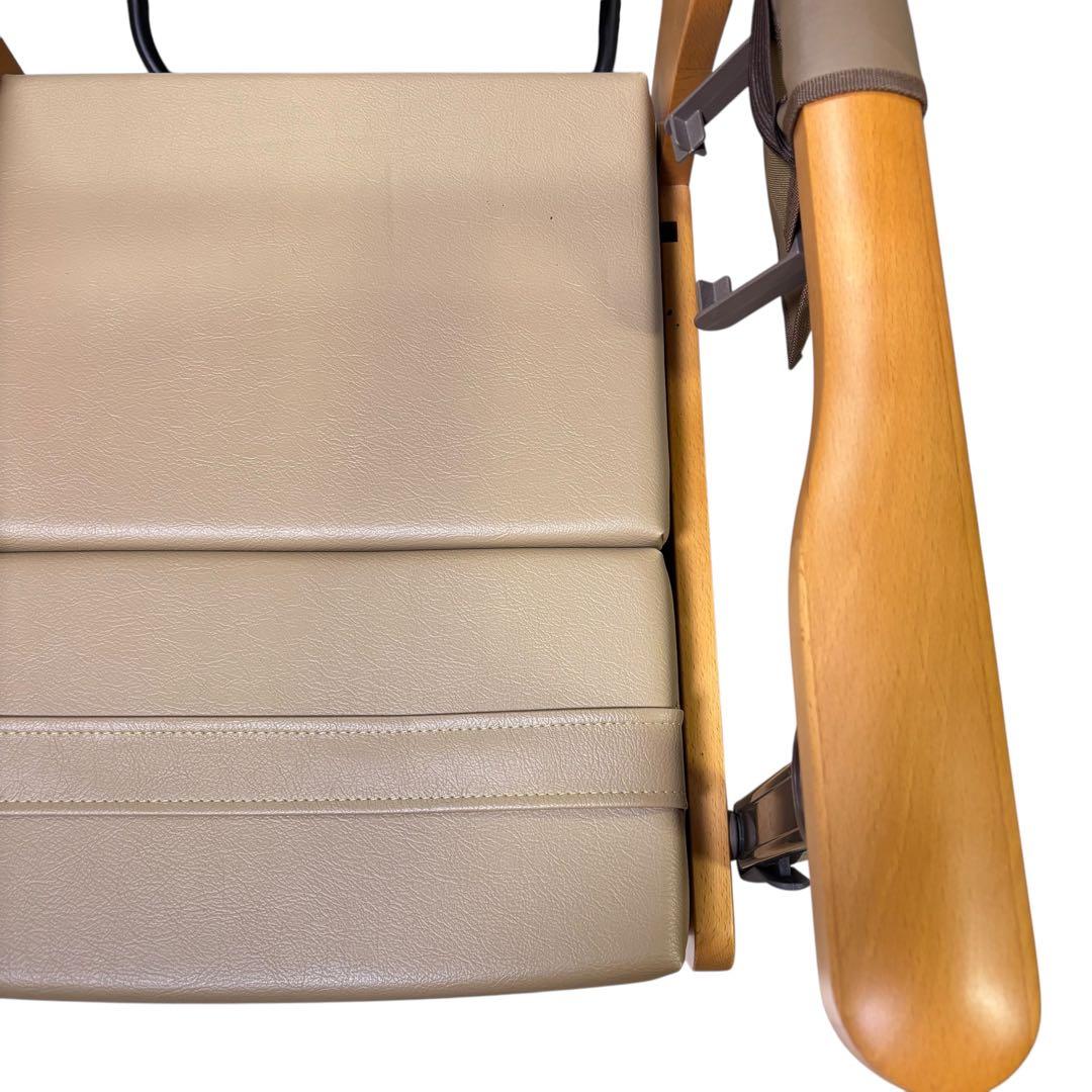 uchie（ウチエ） 木製ポータブルトイレ 肘掛け付き 介護用チェア 便座付き