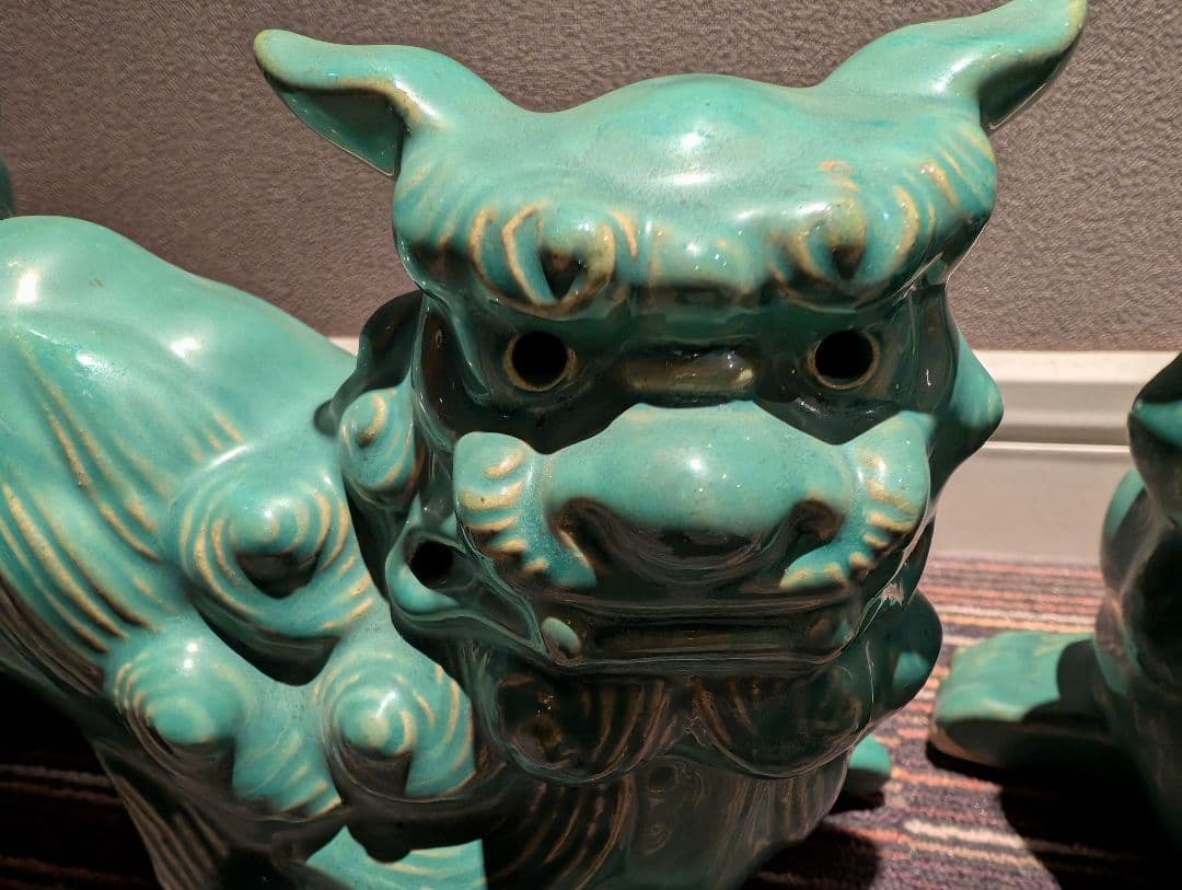 青磁のシーサー 一対 置物 魔除け 守り神 獅子 沖縄 骨董 雑貨
