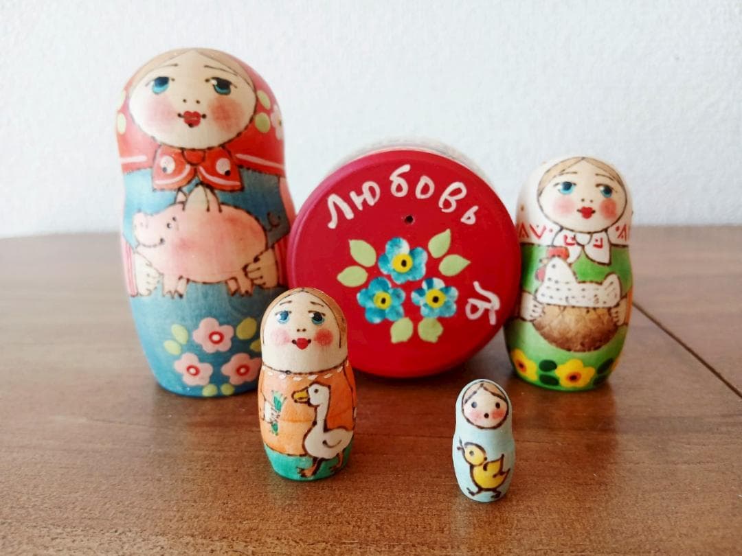 【LYH177】北欧ロシア雑貨 リューバ作のマトリョーシカ 農村の家畜