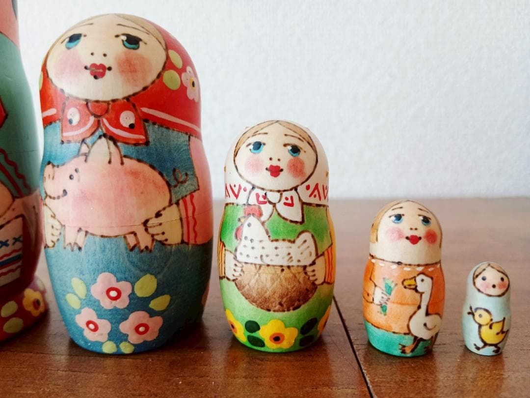 【LYH177】北欧ロシア雑貨 リューバ作のマトリョーシカ 農村の家畜