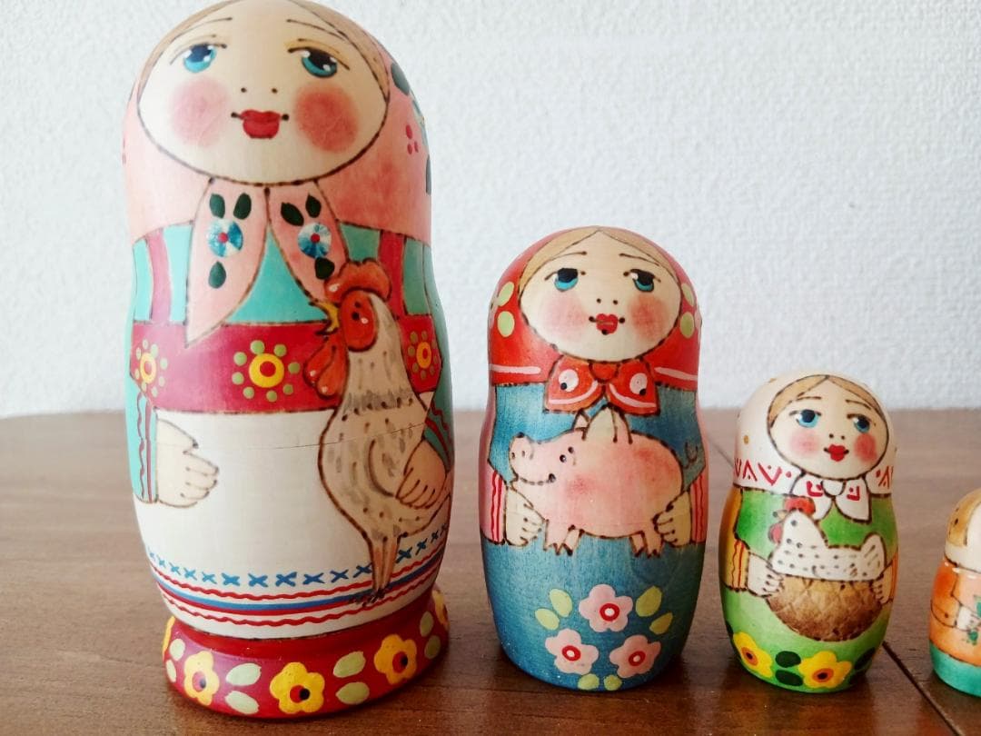 【LYH177】北欧ロシア雑貨 リューバ作のマトリョーシカ 農村の家畜