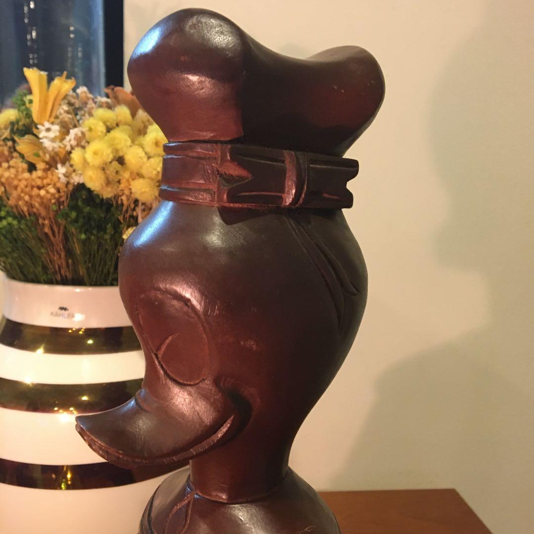 アメリカ ビンテージ　一刀彫りの精巧に彫られたドナルドダックの木彫りオブジェ