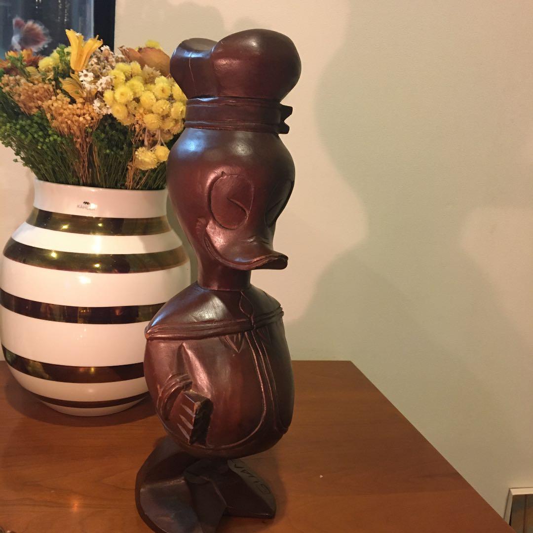 アメリカ ビンテージ　一刀彫りの精巧に彫られたドナルドダックの木彫りオブジェ