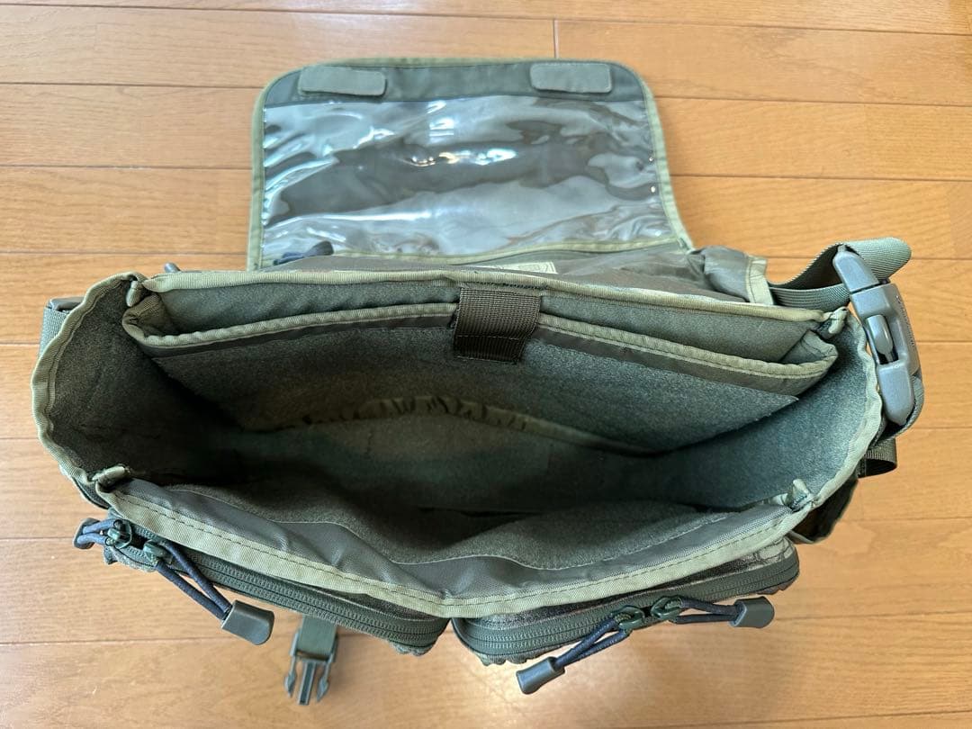 DIRECT ACTIONのメッセンジャーバッグ