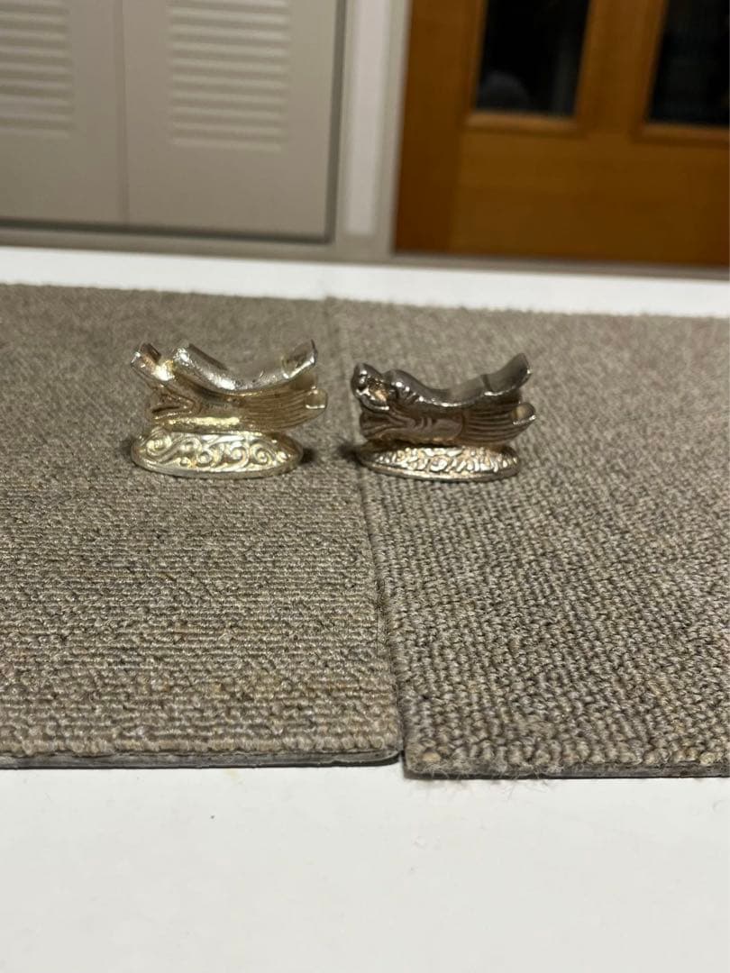 中国美術　龍の形箸置き　銀製？