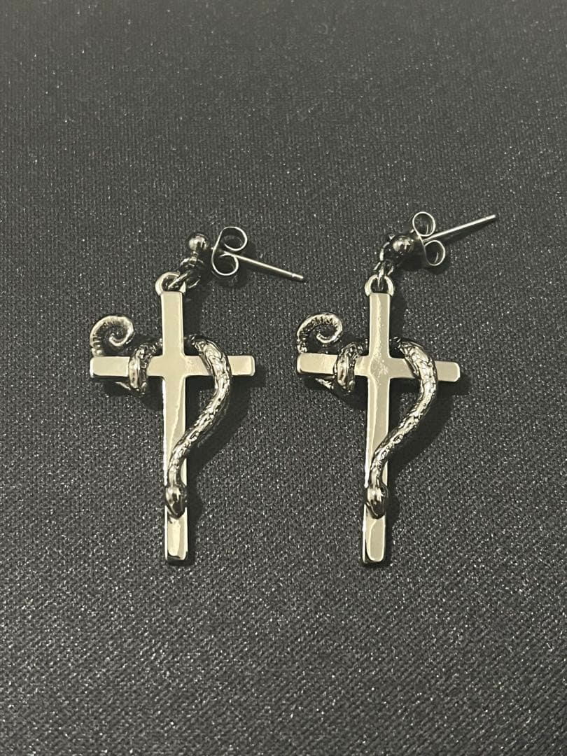 HYDE SNAKE PIERCE 蛇十字ピアス - メルカリ