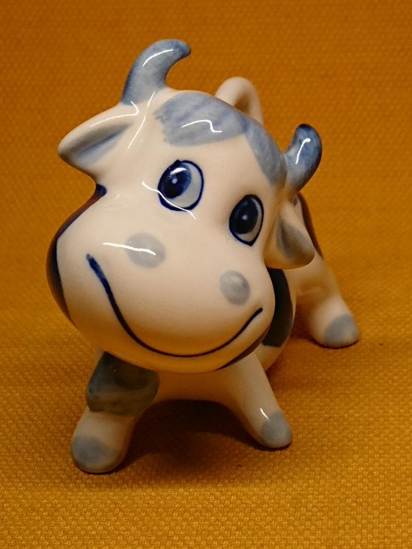 うし　牛　陶器　オブジェ　置物　インテリア　工芸品　美術品　A1502