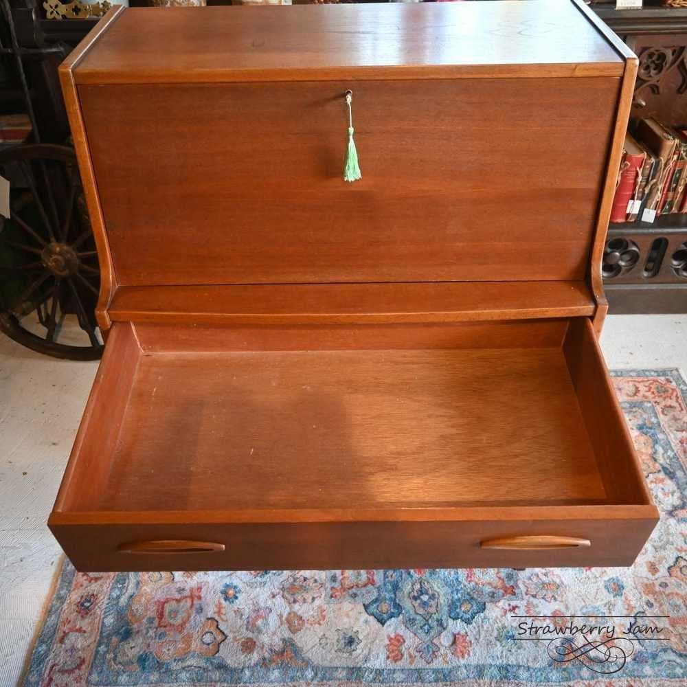 L3705-304 英国ヴィンテージ jentique ライティングビューロー