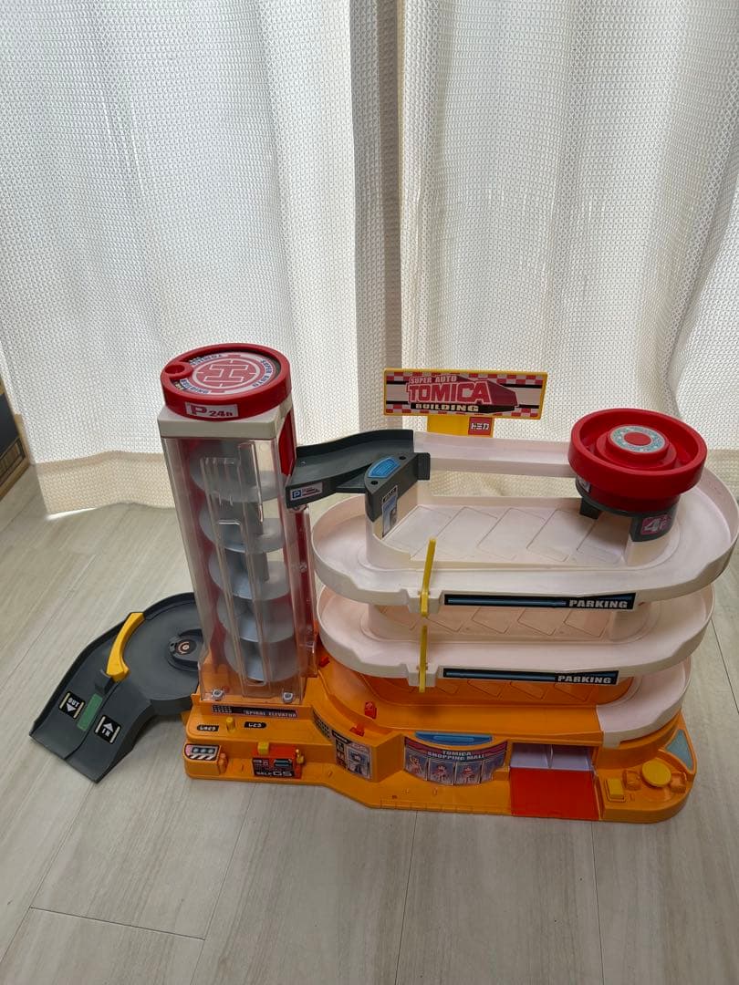トミカ 3階建て駐車場セット➕トミカ色々セット
