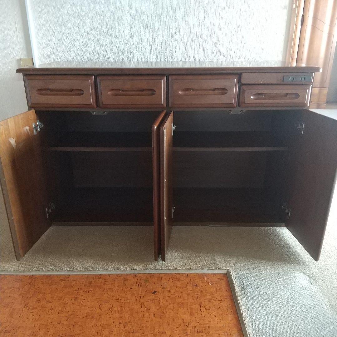 木製4ドアキャビネット 2口コンセント付き　株式会社又七木工社