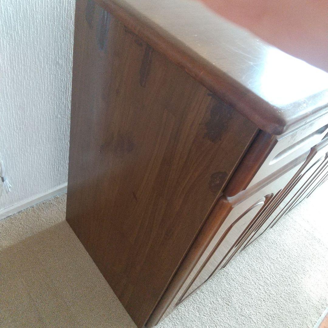 木製4ドアキャビネット 2口コンセント付き　株式会社又七木工社