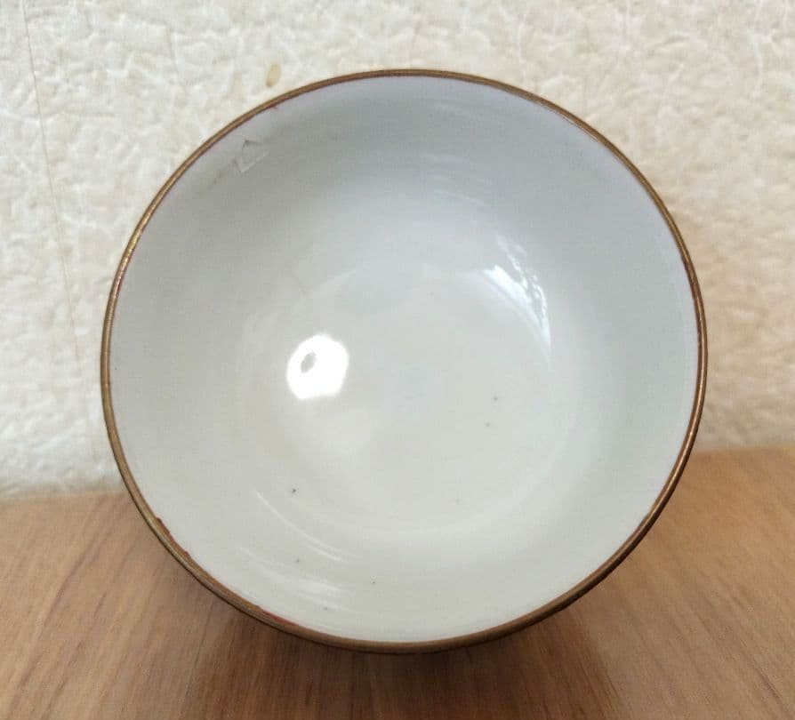 お値下げしました、九谷　人物・花鳥湯呑、煎茶碗 大日本九谷製　傷あり