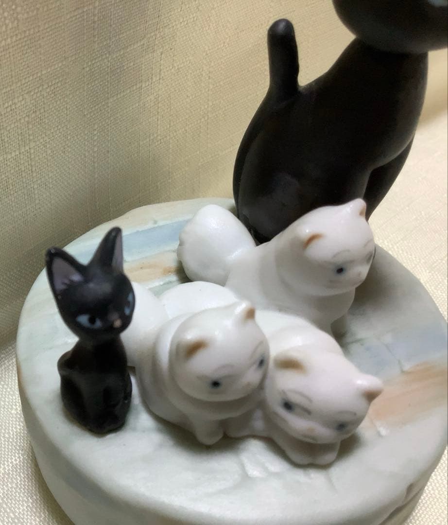 ［廃盤品・レア］ジブリ　魔女の宅急便のジジ一家　ジジと子猫たち　オルゴール