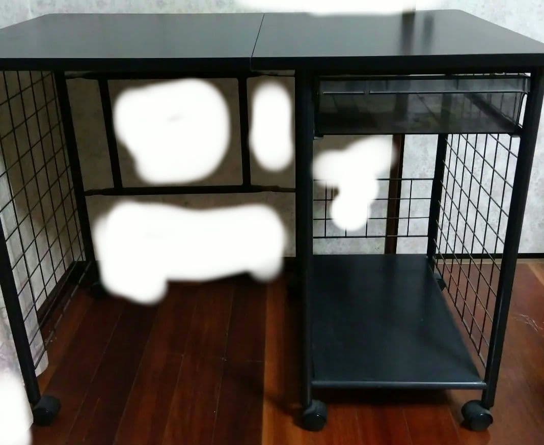 折み式テーブル　キャスター付き　学習机幅90㌢折り畳んで45㌢