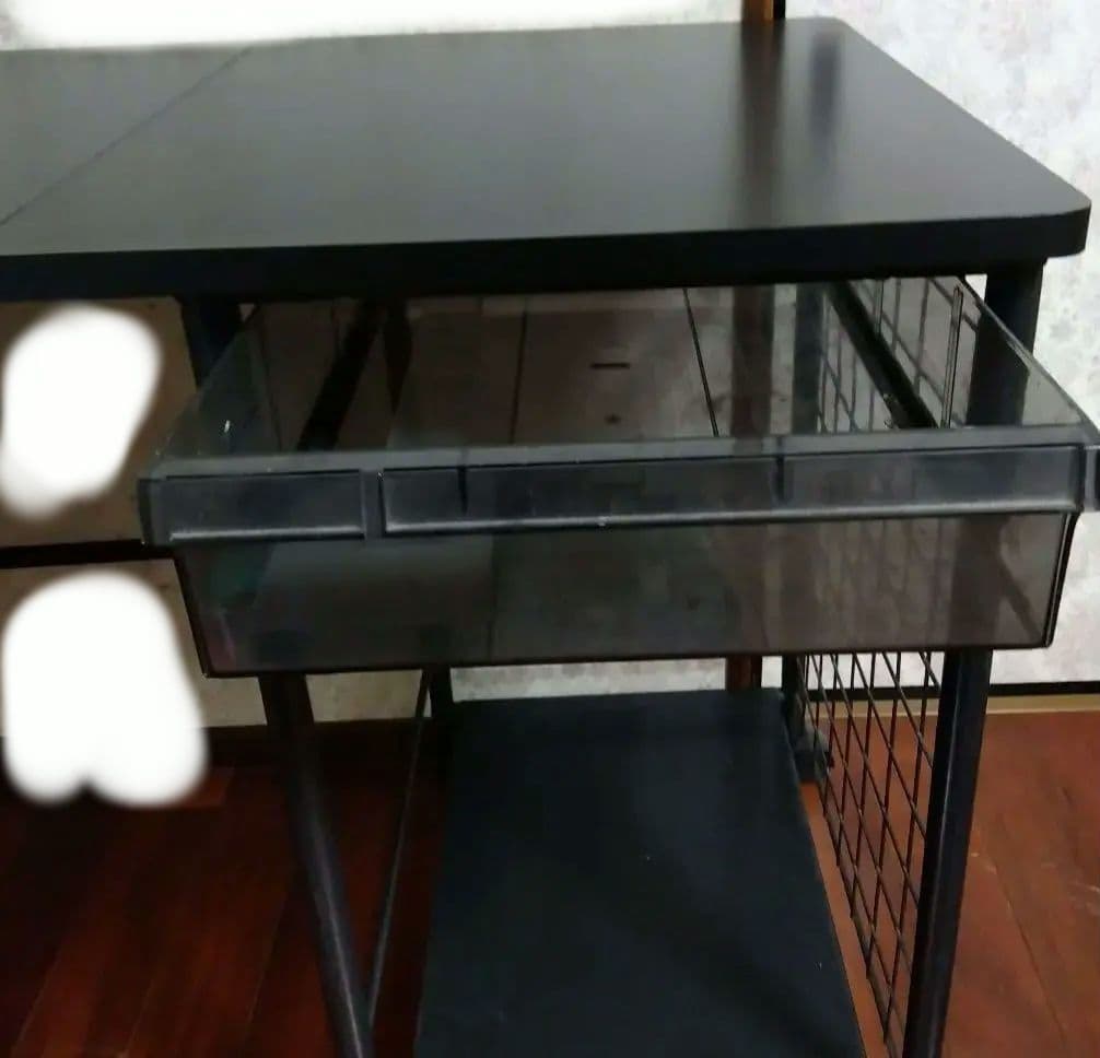 折み式テーブル　キャスター付き　学習机幅90㌢折り畳んで45㌢