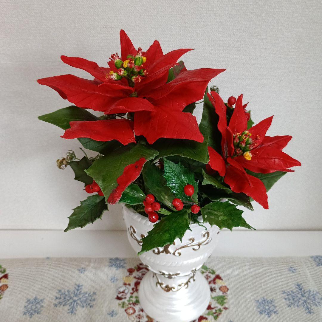 ポインセチアとクリスマスローズアレンジ 　クレイフラワー　樹脂粘土