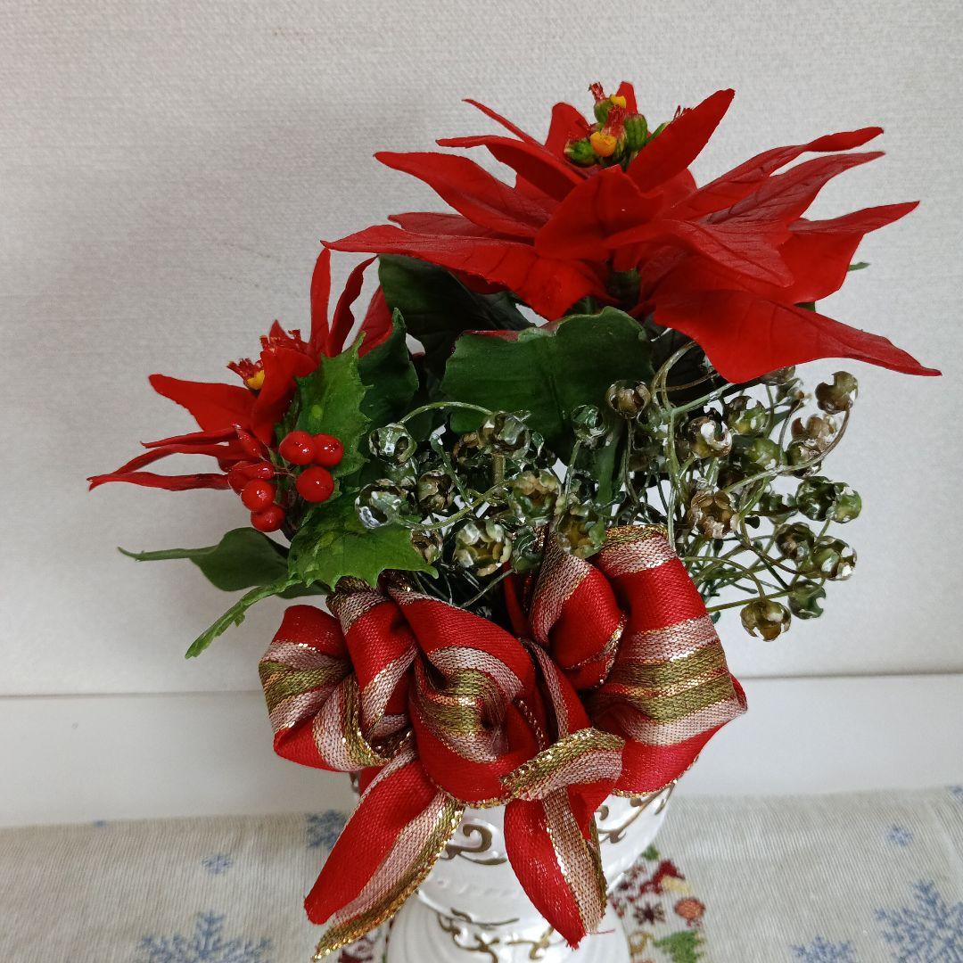 ポインセチアとクリスマスローズアレンジ 　クレイフラワー　樹脂粘土
