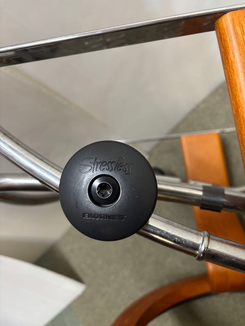 【珍品】　エコーネス　ストレスレスチェア　店舗見本品　骨組みのみ