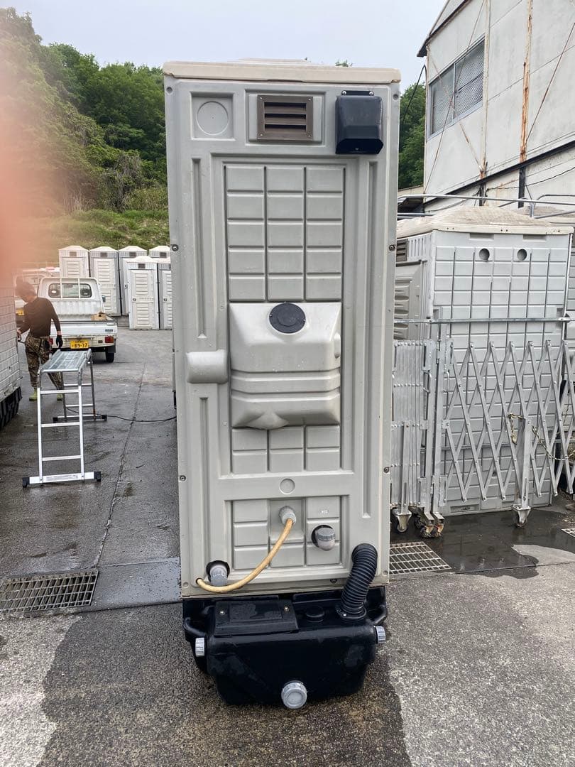 仮設トイレ　中古　清掃済み　簡易洋式タイプ　一台　色選択自由
