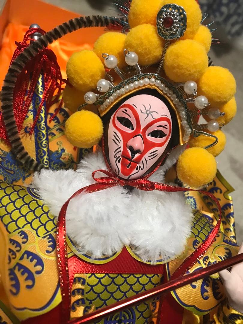 春節　京劇　孫悟空の人形