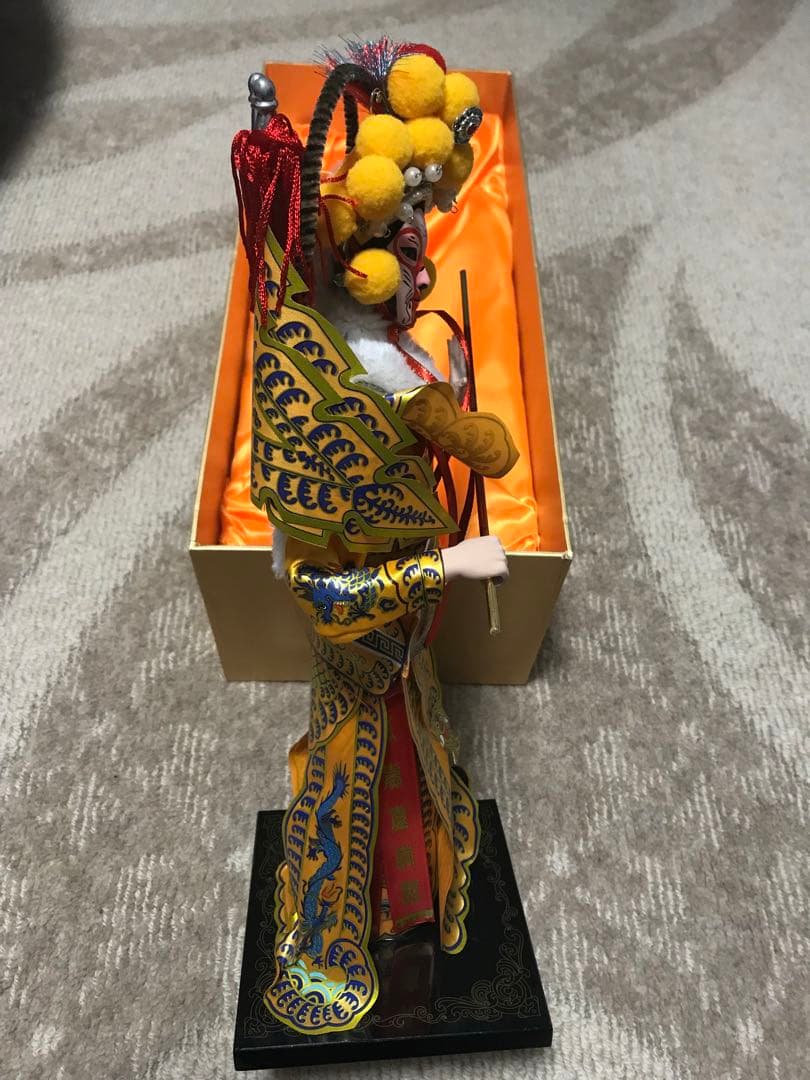 春節　京劇　孫悟空の人形