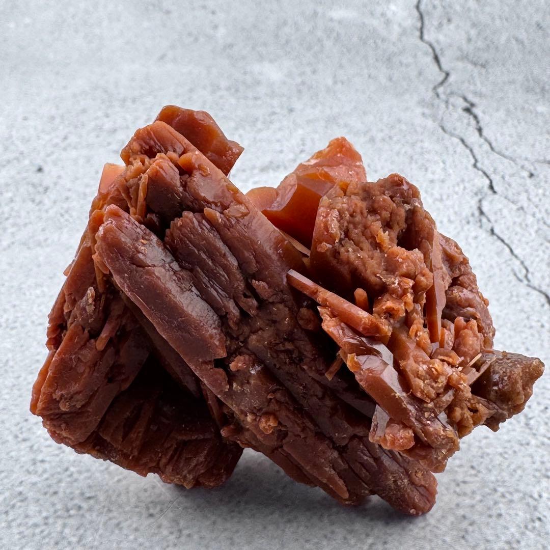 G-59マダガスカル産 赤水晶 クラスター 天然石　レッドクォーツ 希少原石