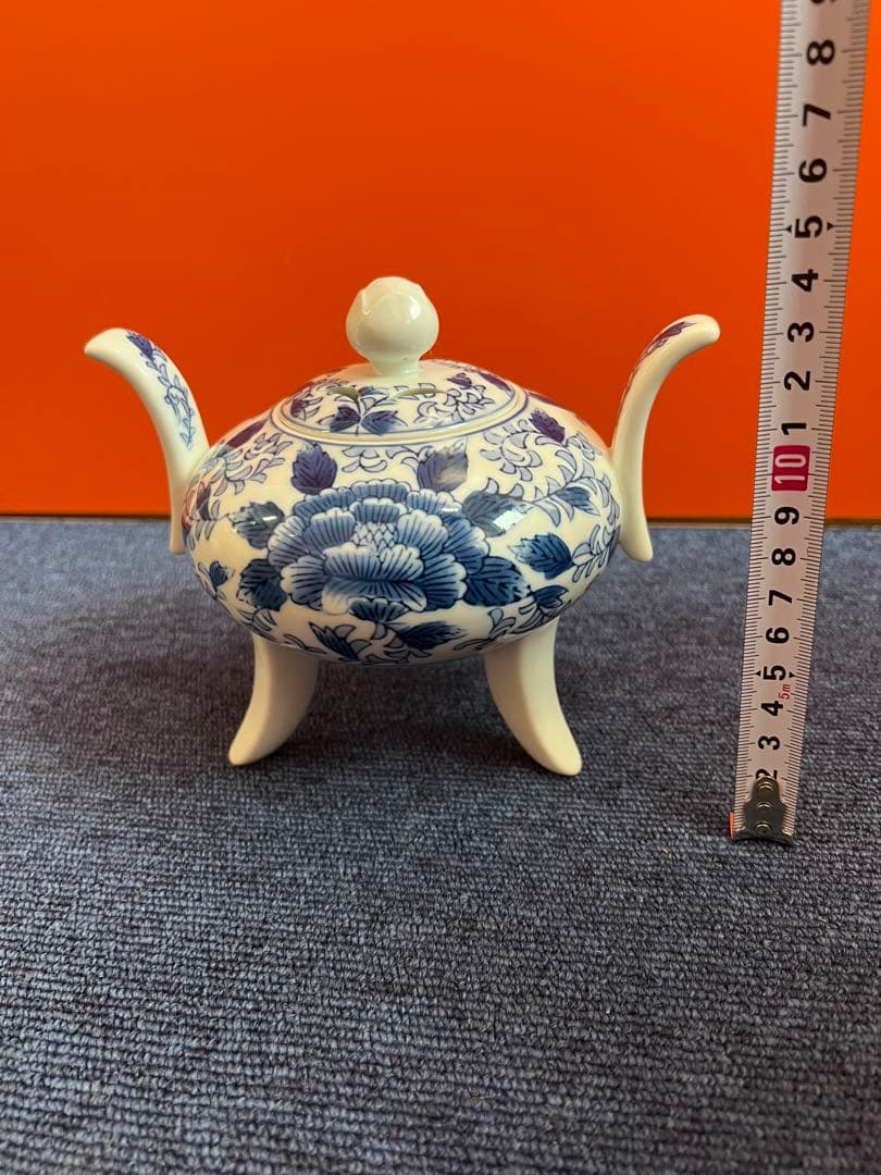 1205  有田焼　古伊万里様式　染付　牡丹紋　花舟作　香炉