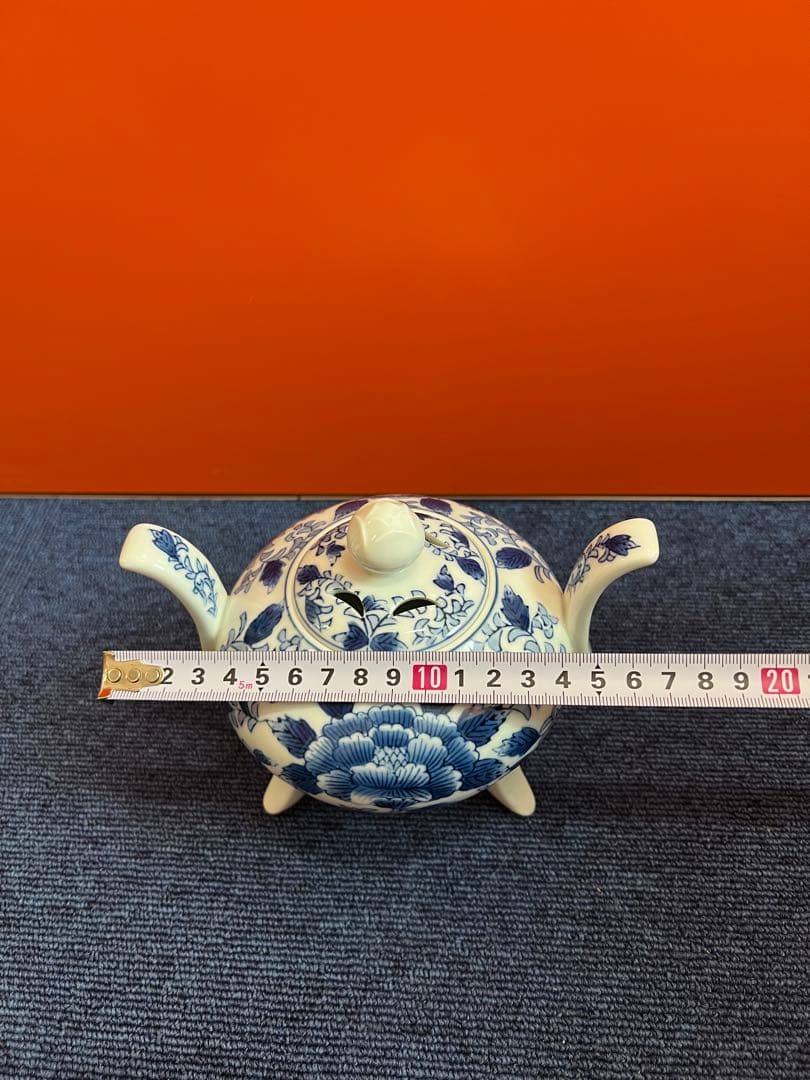 1205  有田焼　古伊万里様式　染付　牡丹紋　花舟作　香炉