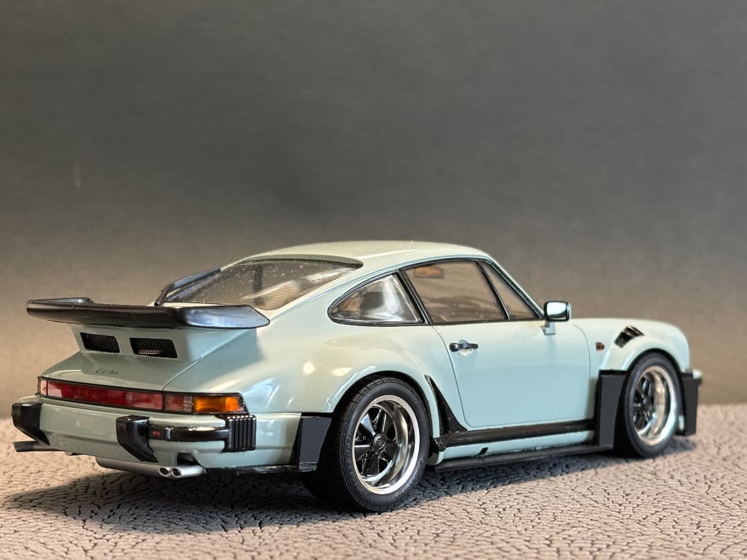 タミヤ　ポルシェ 911ターボ 88 1/24 プラモデル 完成品