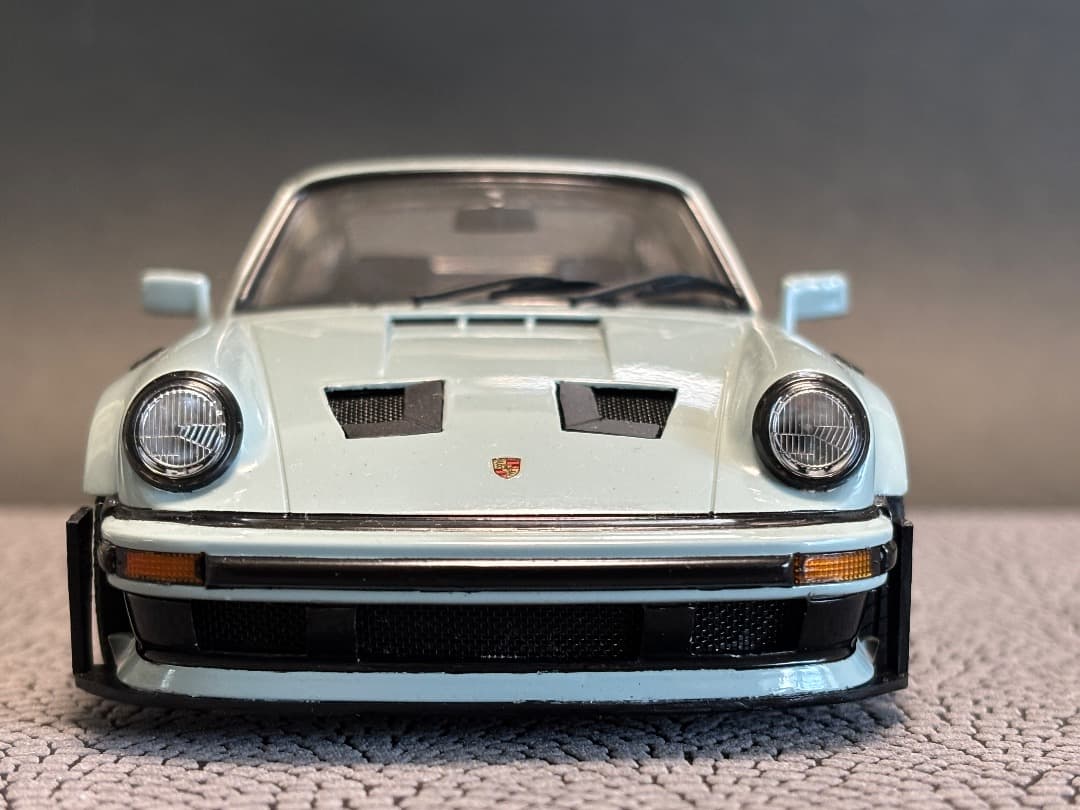 タミヤ　ポルシェ 911ターボ 88 1/24 プラモデル 完成品