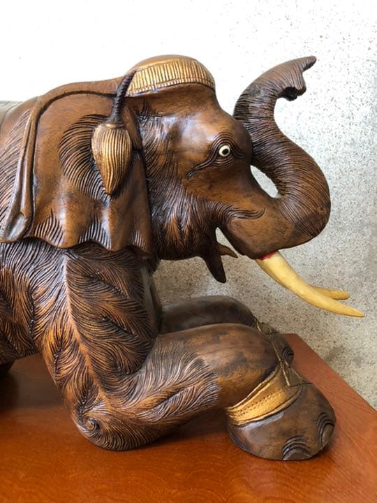◆処分値　圧巻の一刀彫り　大きな　象の置物