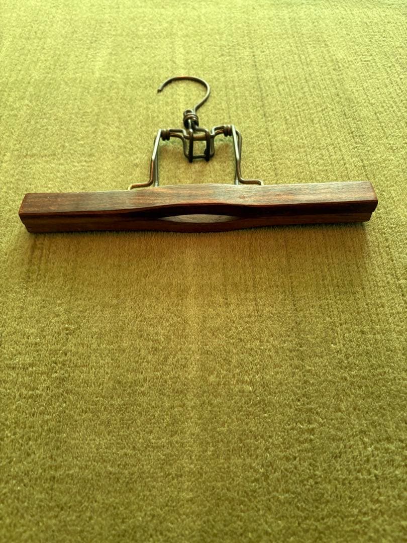 ビンテージクリンチ木製ハンガー