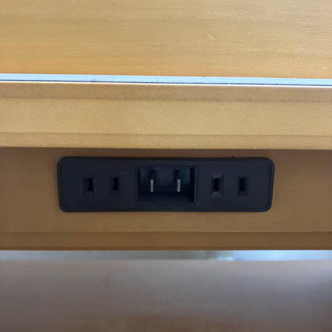 富士ファニチア　丸いフォルムのかわいいパソコンデスク