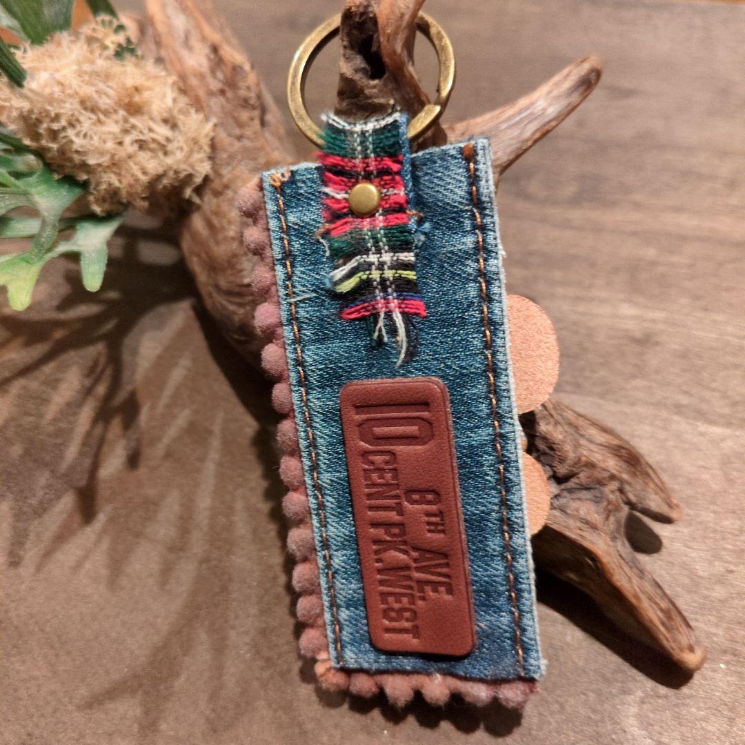 デニムリメイク☆シャビーお花❀キーホルダー✨️革タグ