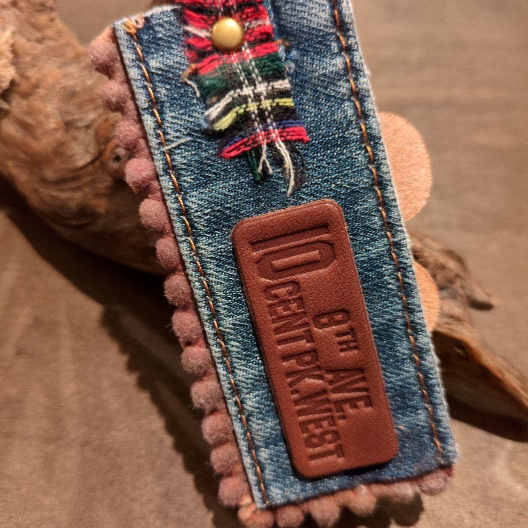 デニムリメイク☆シャビーお花❀キーホルダー✨️革タグ